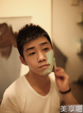 男人面膜，怎么准确运用男人面膜，男人美容护肤