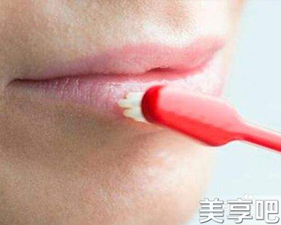 秋风起!你的干裂唇需求补给营养 